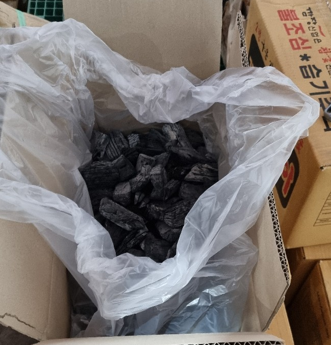 BBQ Charcoal (6–7kg per Box) 바비큐 숯