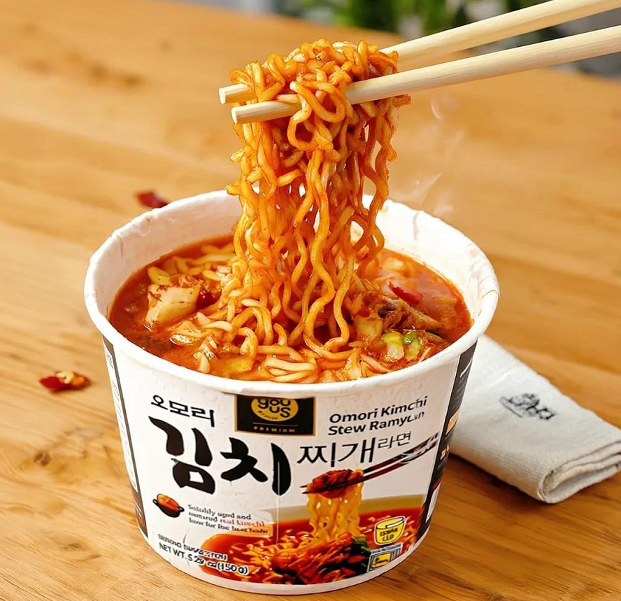 [GS25 YOUUS] Omori Kimchi Stew Cup Ramyun 150g 오모리 김치찌개라면