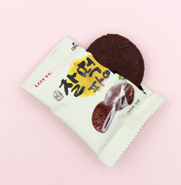 [Lotte] Korean Glutinous Rice Cake Chocolate Pie 210g Halal 찰떡파이