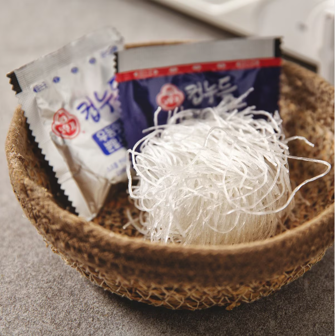 [Ottogi] Thin Rice Ramen Cup (Udon/Spicy) 38.1g [오뚜기] 컵누들 매콤한맛/우동맛
