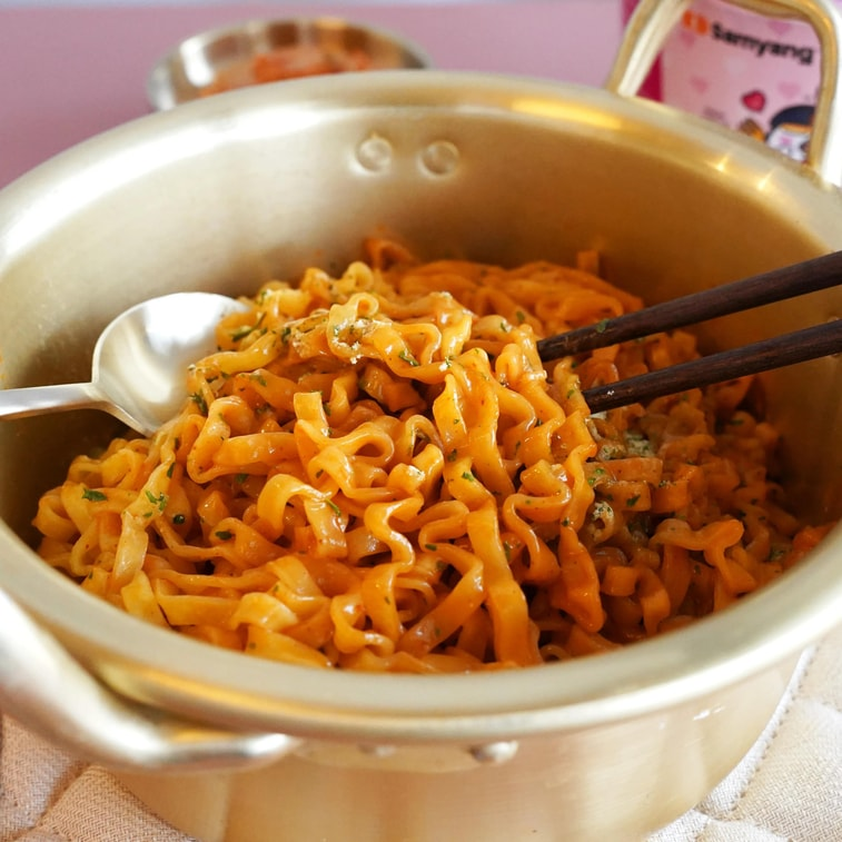 [Samyang] Buldak Carbo Hot Chicken Flavor Cup Noodles 105g  삼양 까르보 불닭볶음면 큰 컵